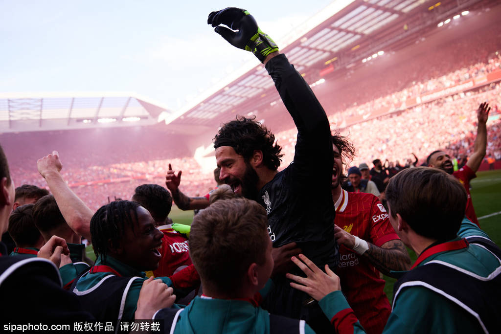 重磅！利物浦功勋替补凯莱赫1800万投奔小蜜蜂，英超门将市场波澜再起！