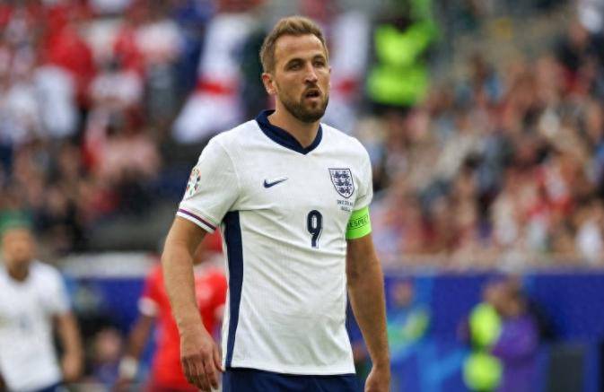 凯恩领跑2026金球奖！38岁梅西重返第9，18岁天才杀进前四